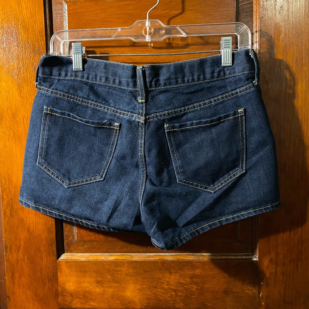 2 pairs of shorts